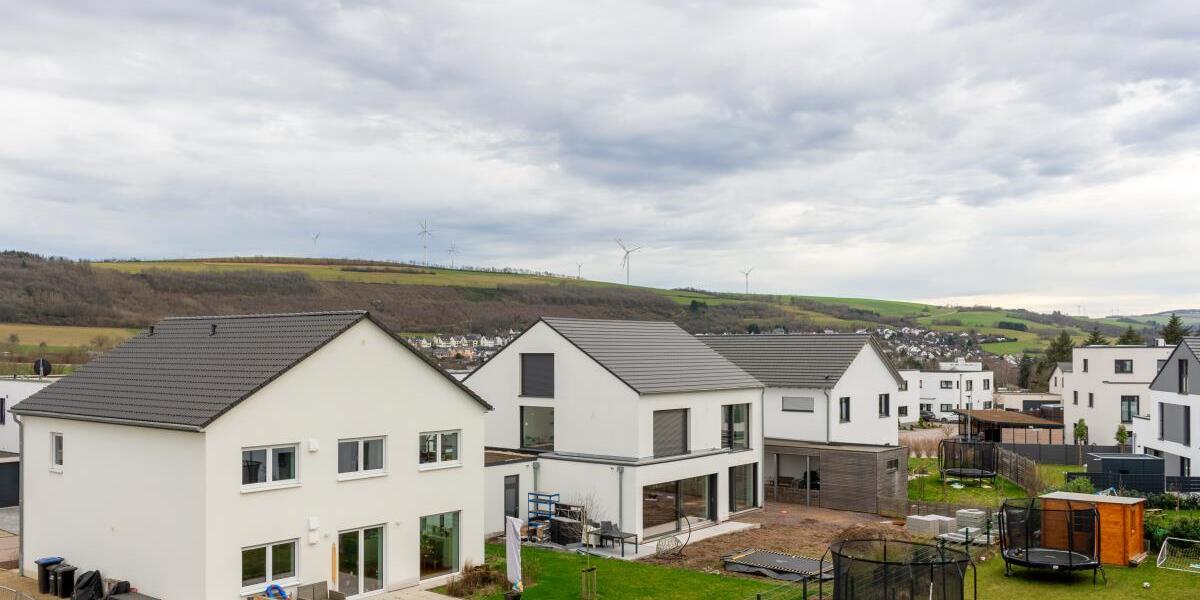 Tarforster Höhe-Passivhäuser mit schöner Dachterrasse, KFW 40 Familenförderung ab 0,01 % möglich - Reihenhaus Trier Kürenz | Angebot:25281255