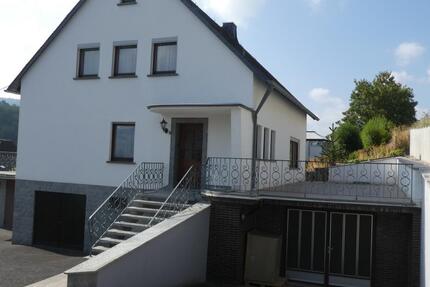 Achtung junge Familie - Freistehendes Wohnhaus mit 2 Garagen und großen Terrassen in Fell - Haus Fell | Angebot:27230310