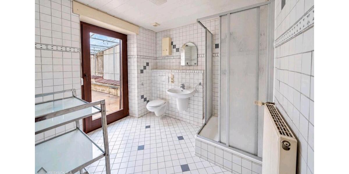 Doppelhaushälfte Mettlach - 7 Zimmer, 100 m&sup2;, 96.000&euro; | Angebot:27412883