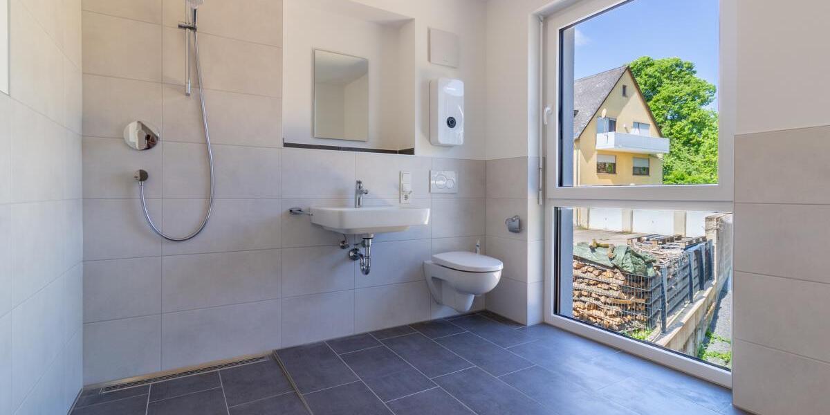 Neues vermietetes 3-Familienhaus als KFW 55 Energiesparhaus in ruhiger Lage Trier-Kernscheid - Mehrfamilienhaus, Wohnhaus Trier Kürenz | Angebot:18822890