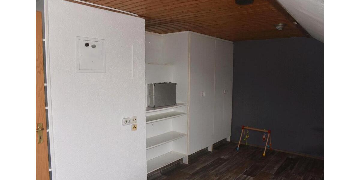 Einfamilienhaus Losheim am See - 11 Zimmer, 150 m&sup2;, 200.000&euro; | Angebot:27285440