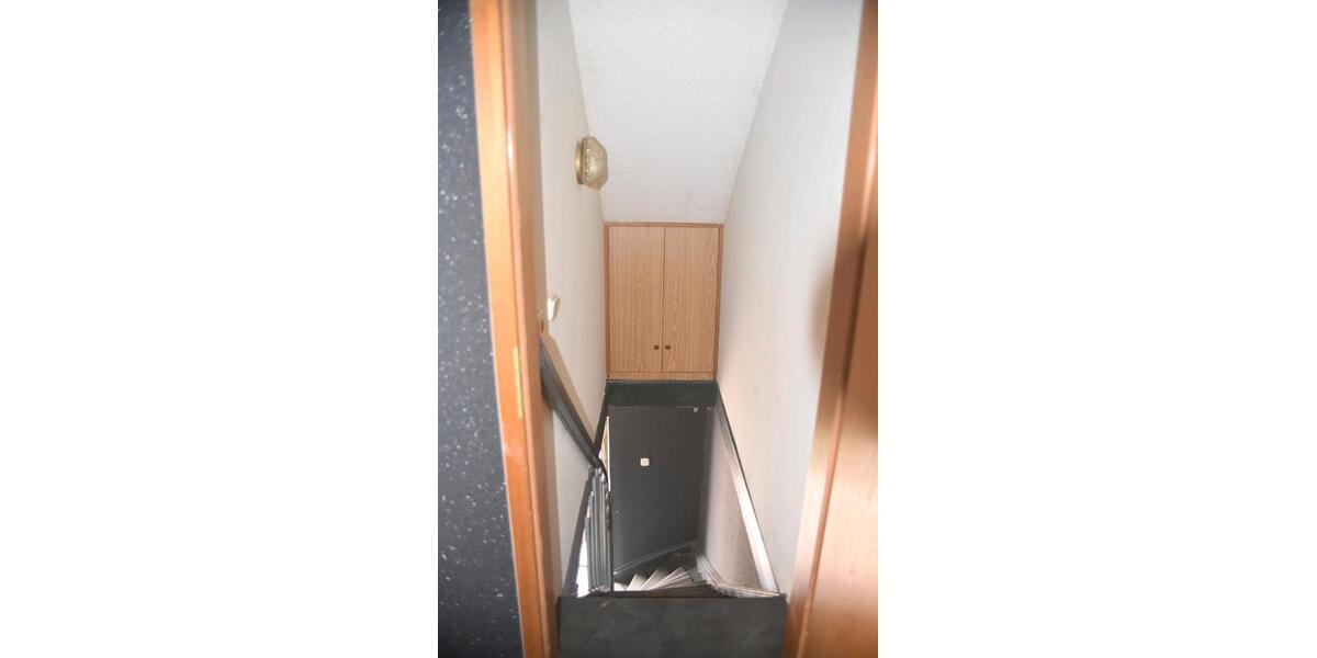 Einfamilienhaus Losheim am See - 11 Zimmer, 150 m&sup2;, 200.000&euro; | Angebot:27285440