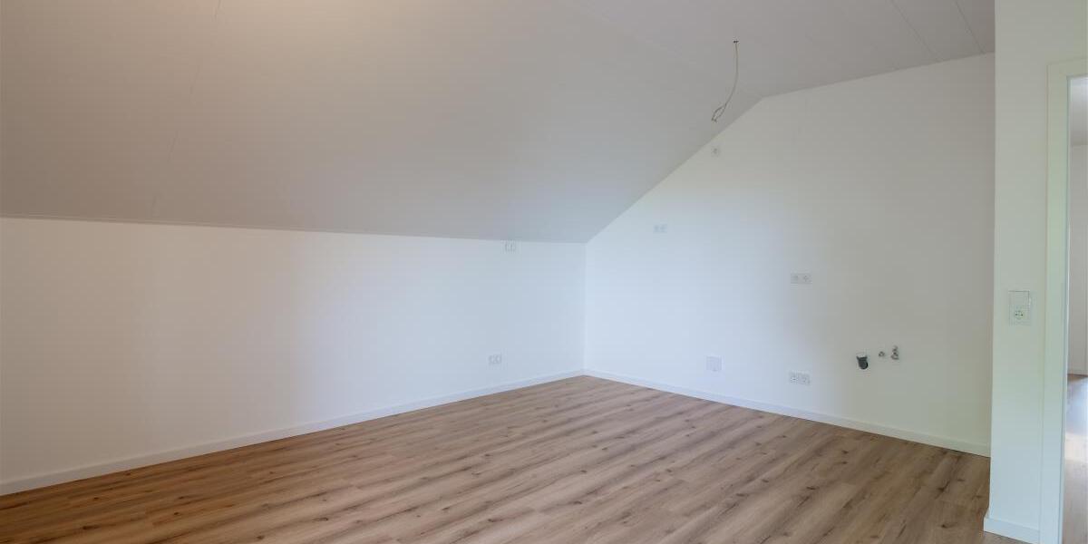Renovierte 3-Zimmer Wohnung in ruhiger Lage von Pellingen - Dachgeschoßwohnung Pellingen | Angebot:27225332