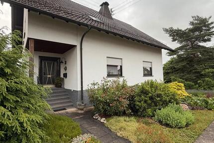Haus Weiskirchen - 7 Zimmer, 181 m&sup2;, 279.000&euro; | Angebot:27462343