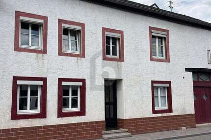 Haus Dreis - 14 Zimmer, 220 m&sup2;, 259.000&euro; | Angebot:27457188