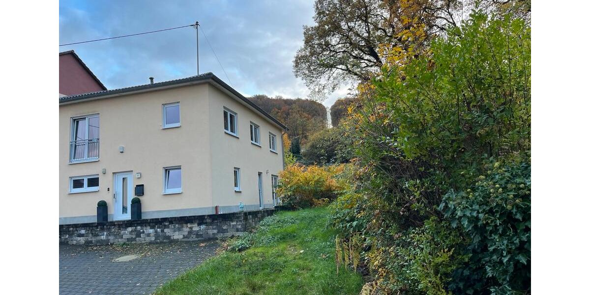 Einfamilienhaus Mettlach - 7 Zimmer, 180 m&sup2;, 649.000&euro; | Angebot:27425657