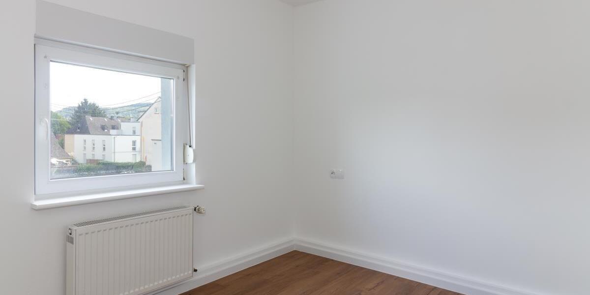Trier-Ehrang -Teilrenoviertes Wohnhaus für die große Familie oder als 3-Familienhaus - Reihenhaus Trier West-Pallien | Angebot:27370732