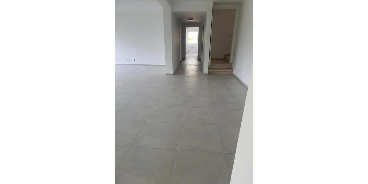 Etagenwohnung Hermeskeil - 3 Zimmer, 123 m&sup2;, 1.000&euro; | Angebot:25440243