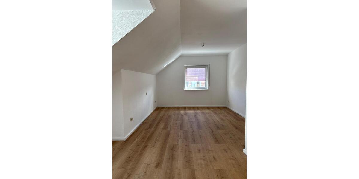 Dachgeschoßwohnung Trier Kürenz - 5 Zimmer, 148 m&sup2;, 479.000&euro; | Angebot:27446318
