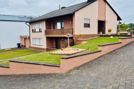 Haus Rittersdorf - 10 Zimmer, 220 m&sup2;, 335.000&euro; | Angebot:27244623