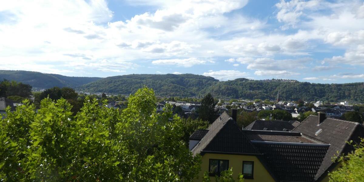 Panoramablick - Schöne Dachgeschoßwohnung mit Balkon+ Dachterrasse Trier-Süd - Dachgeschoßwohnung Trier Kürenz | Angebot:27429233