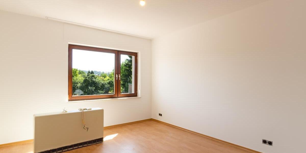 Gemütliche renovierte Wohnung mit schönem Balkon in gepflegtem Haus Trier-Ehrang - Etagenwohnung Trier West-Pallien | Angebot:27452109