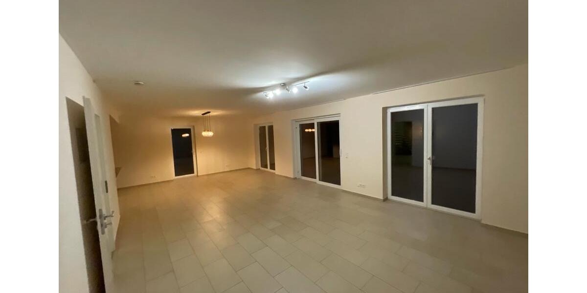 Einfamilienhaus Spangdahlem - 9 Zimmer, 260 m&sup2;, 499.000&euro; | Angebot:27227808